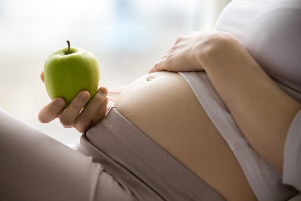 The 6 DOs and DON'Ts of Pregnancy Gingivitis 1 Pregnant patient receiving a safe dental checkup at a South San Francisco dental office