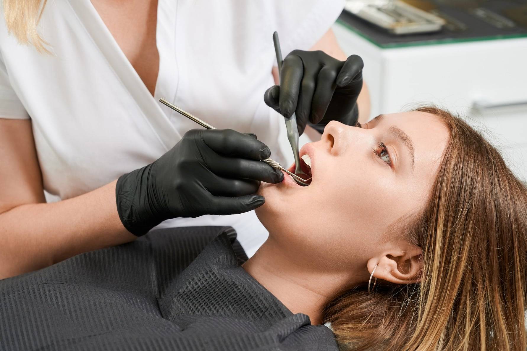 dental clinic treating cavities