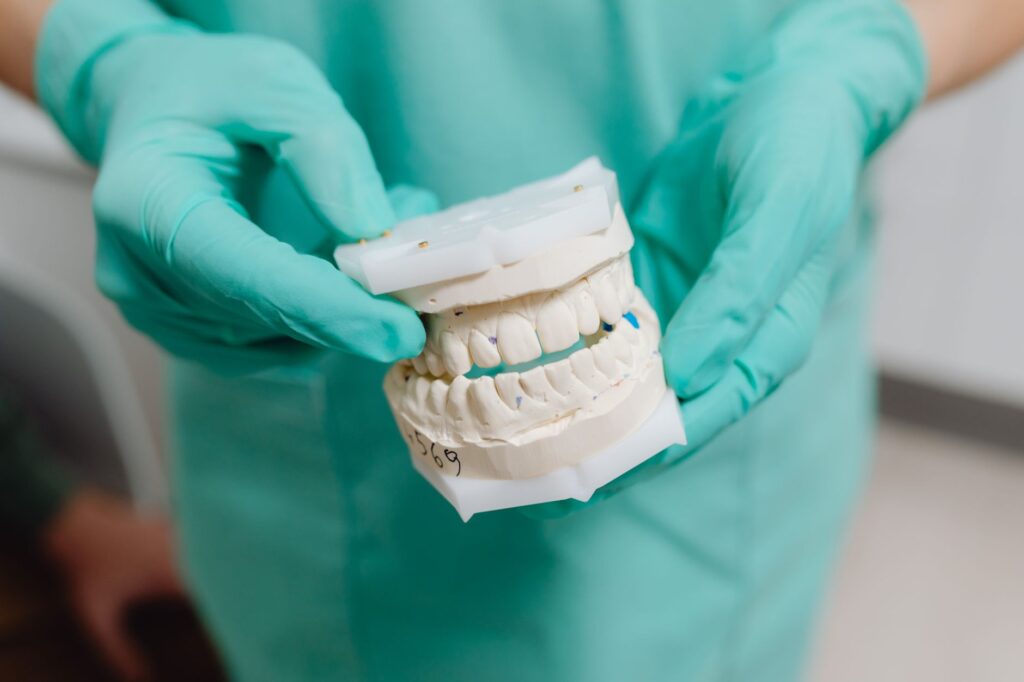 Gingivitis Symptoms: 7 Signs Your Gums Are Trying to Tell You Something