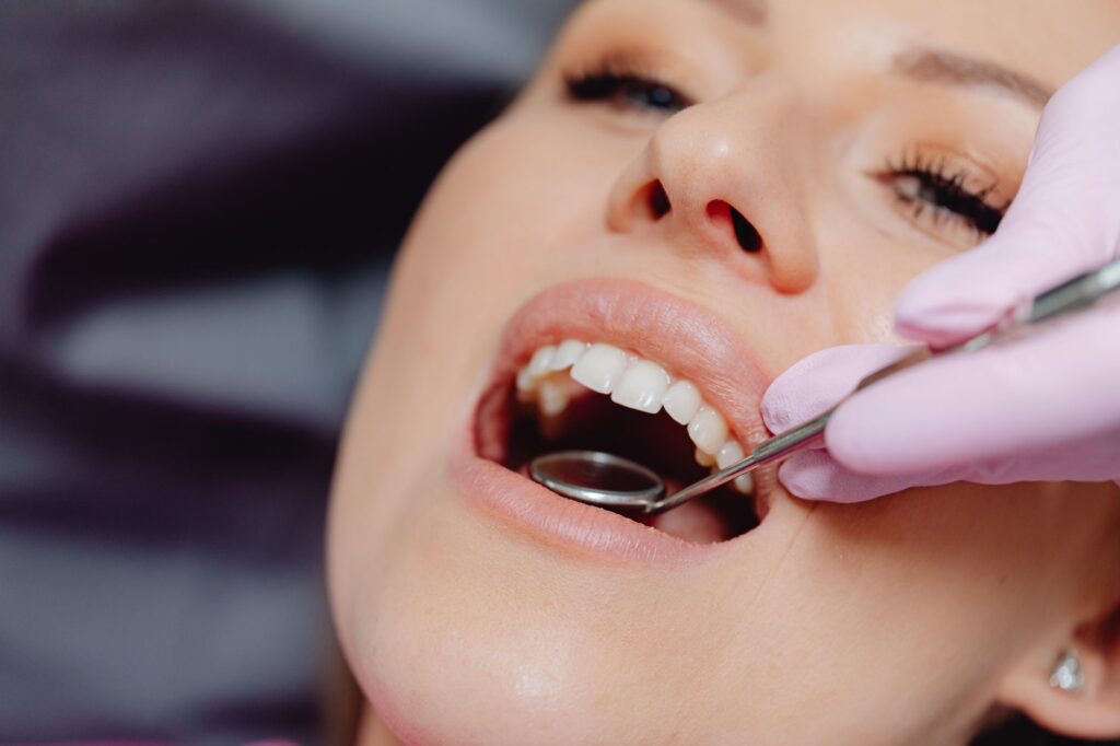 Gingivitis Symptoms: 7 Signs Your Gums Are Trying to Tell You Something